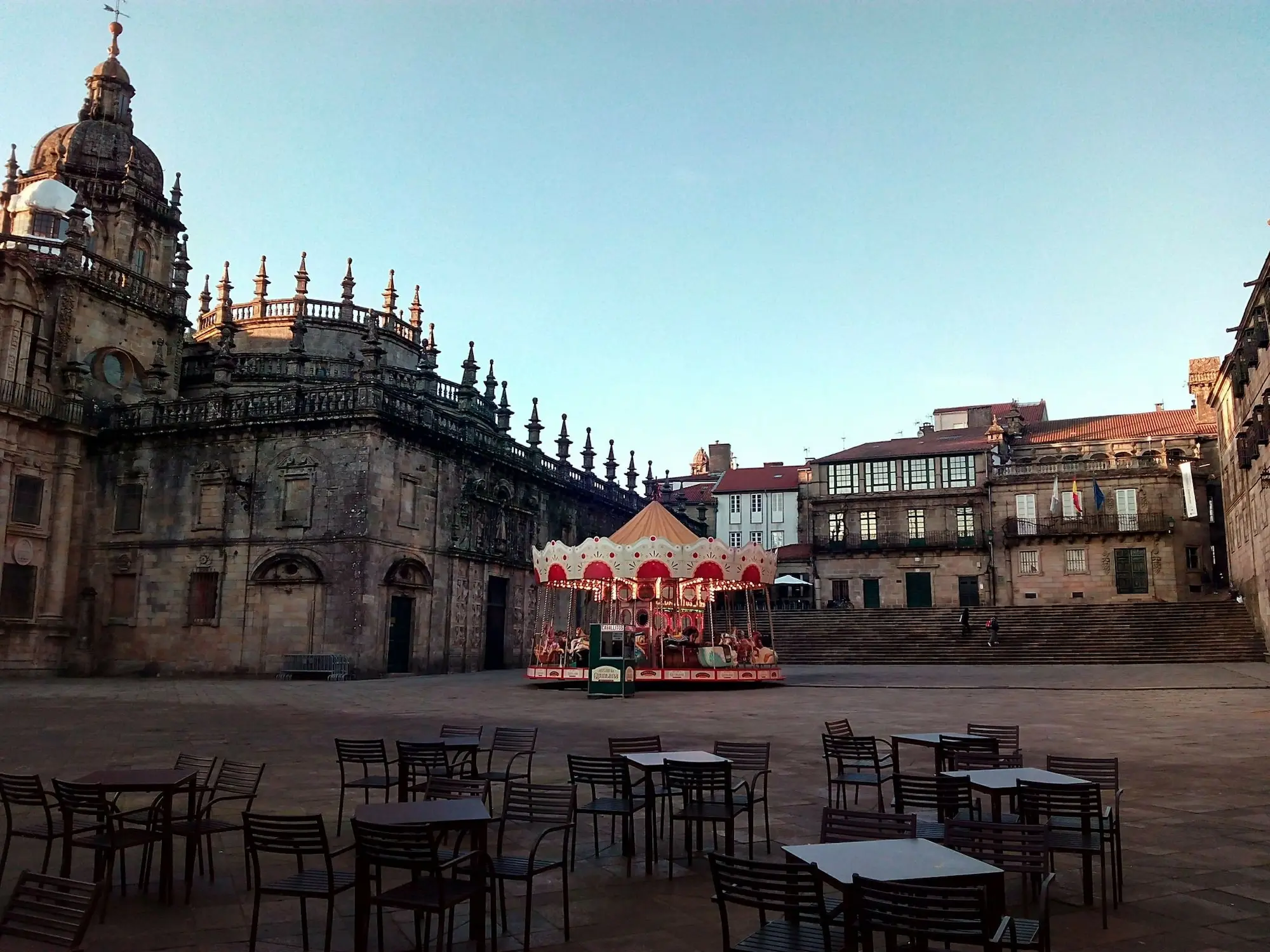 Plaza-de-la-Quintana-de-Santiago-de-compostela-Empadronamiento online en A Coruña-CertificadoElectronico.es_