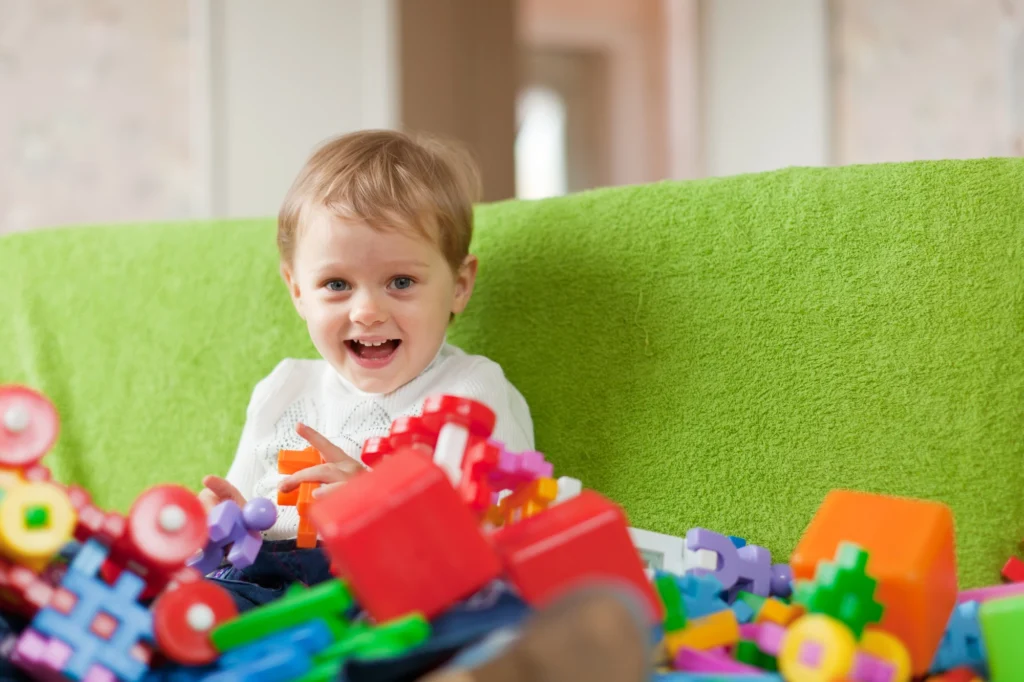 Niño de 3 años - Ayuda a la infancia Ingreso mínimo vital - CdertificadoElectronico.es