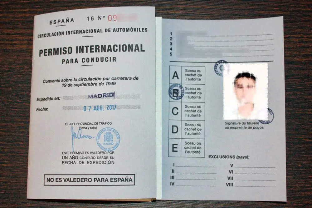 carnet-de-conducir-permiso-de-conducción-internacional-CertificadoElectronico.es